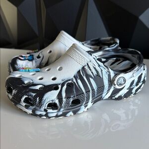 Marbled Crocs Black & White